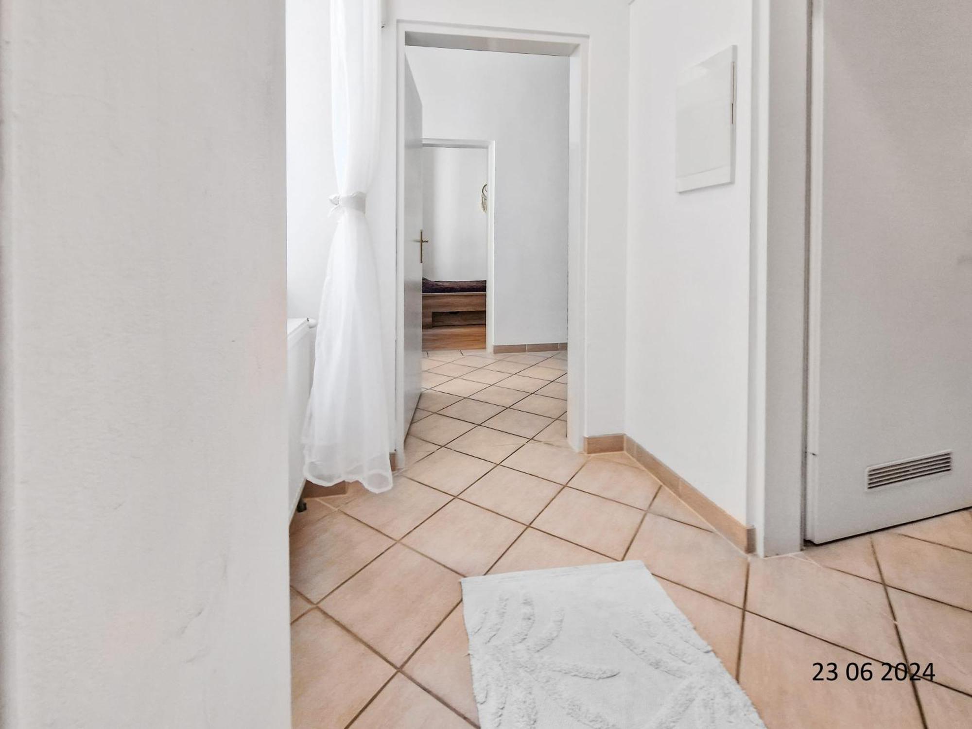 Elegant Three-Bedroom Suite Wina Bagian luar foto