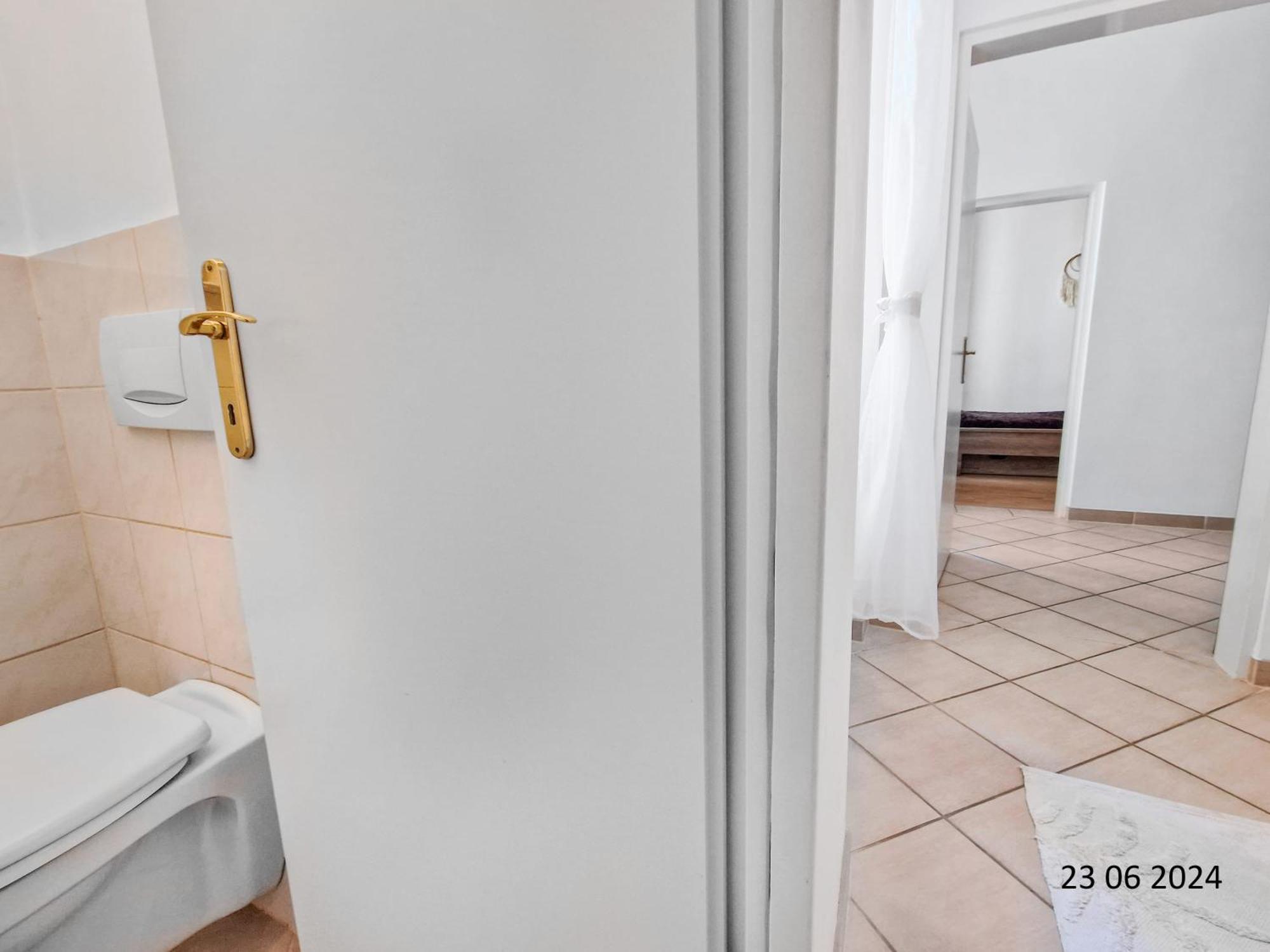 Elegant Three-Bedroom Suite Wina Bagian luar foto