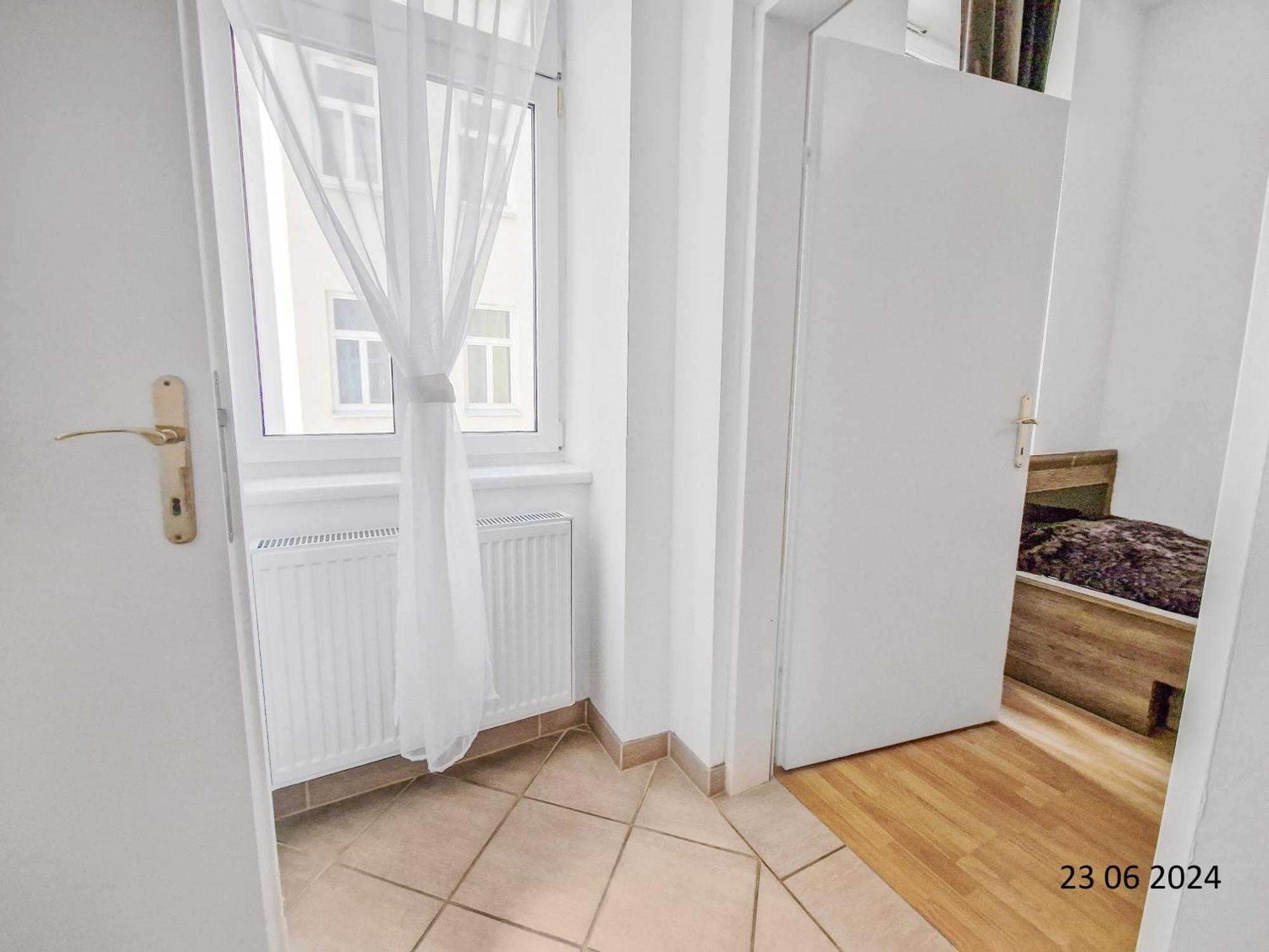 Elegant Three-Bedroom Suite Wina Bagian luar foto