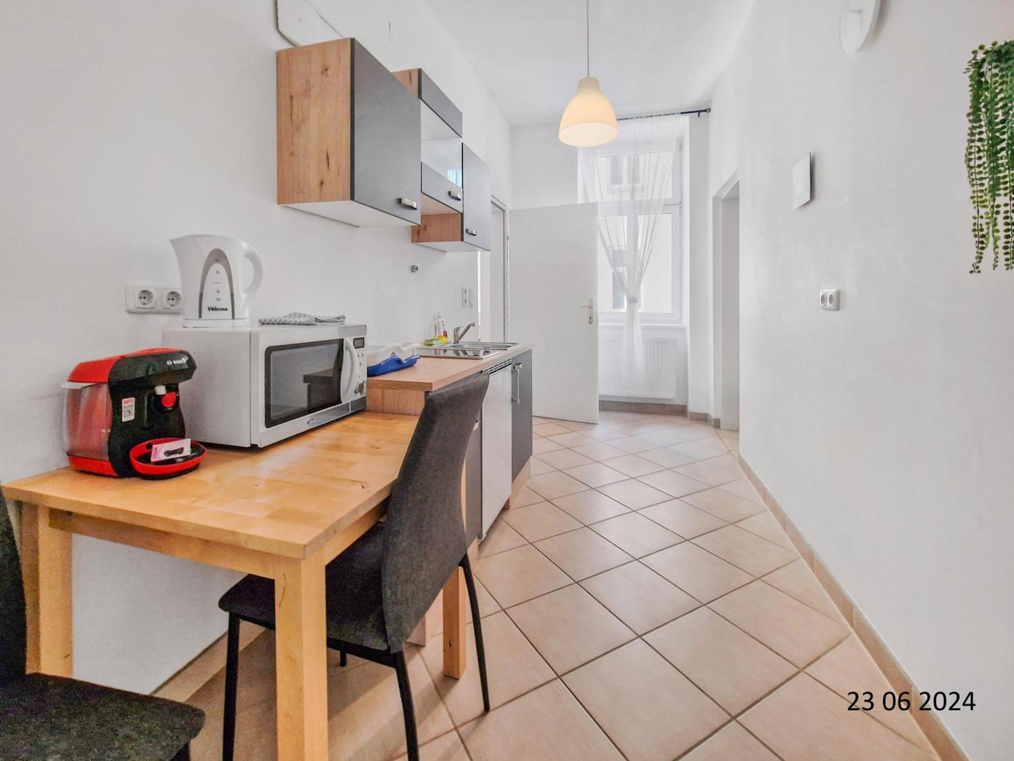 Elegant Three-Bedroom Suite Wina Bagian luar foto