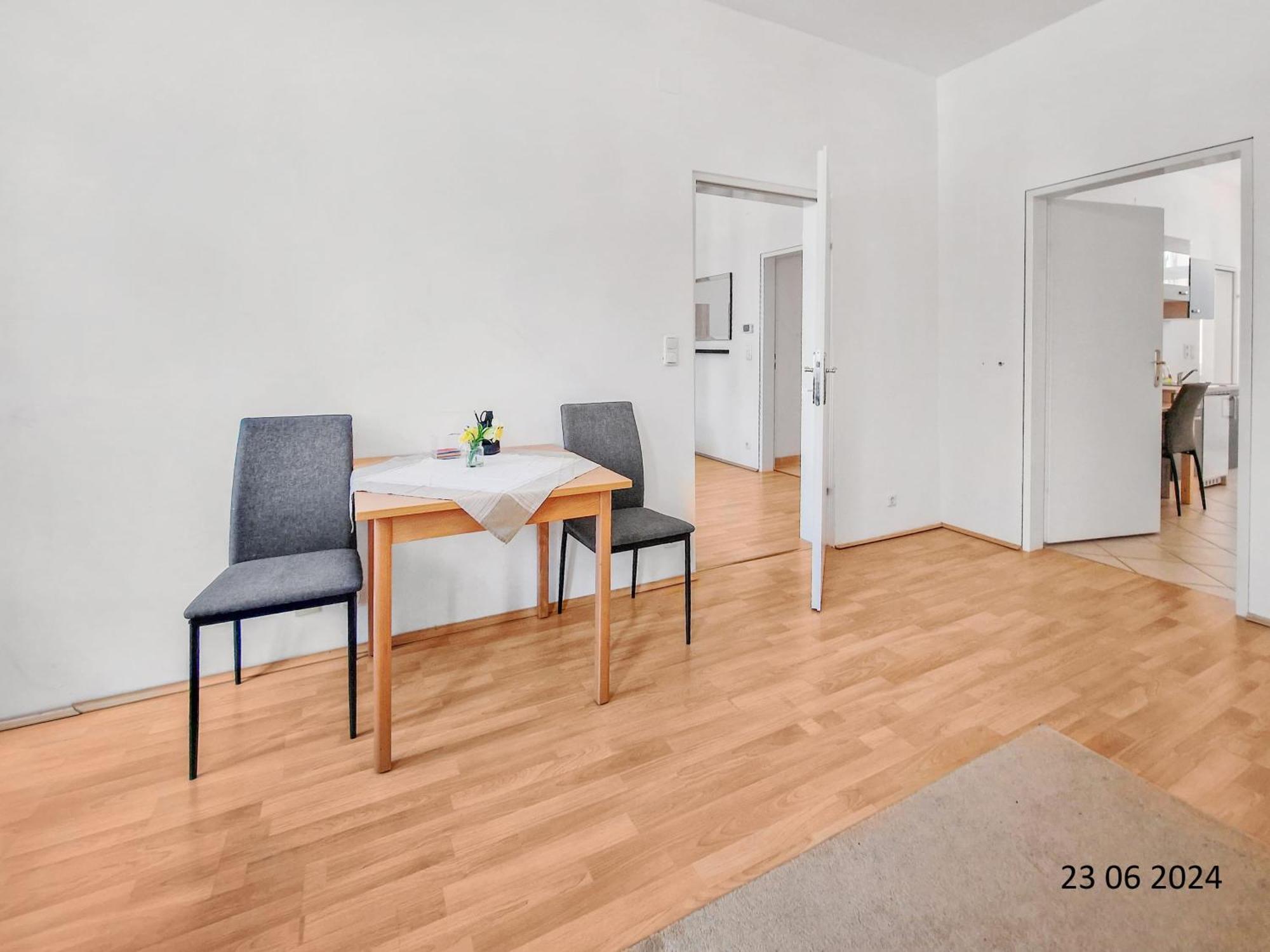 Elegant Three-Bedroom Suite Wina Bagian luar foto
