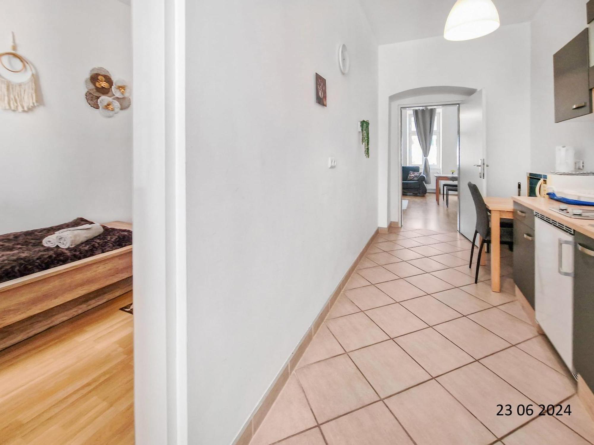 Elegant Three-Bedroom Suite Wina Bagian luar foto