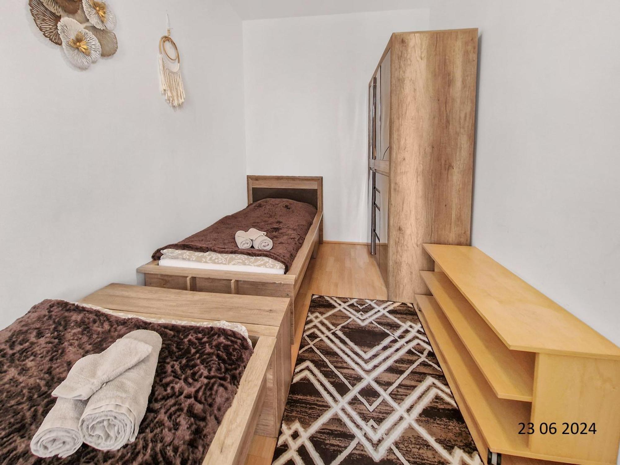 Elegant Three-Bedroom Suite Wina Bagian luar foto