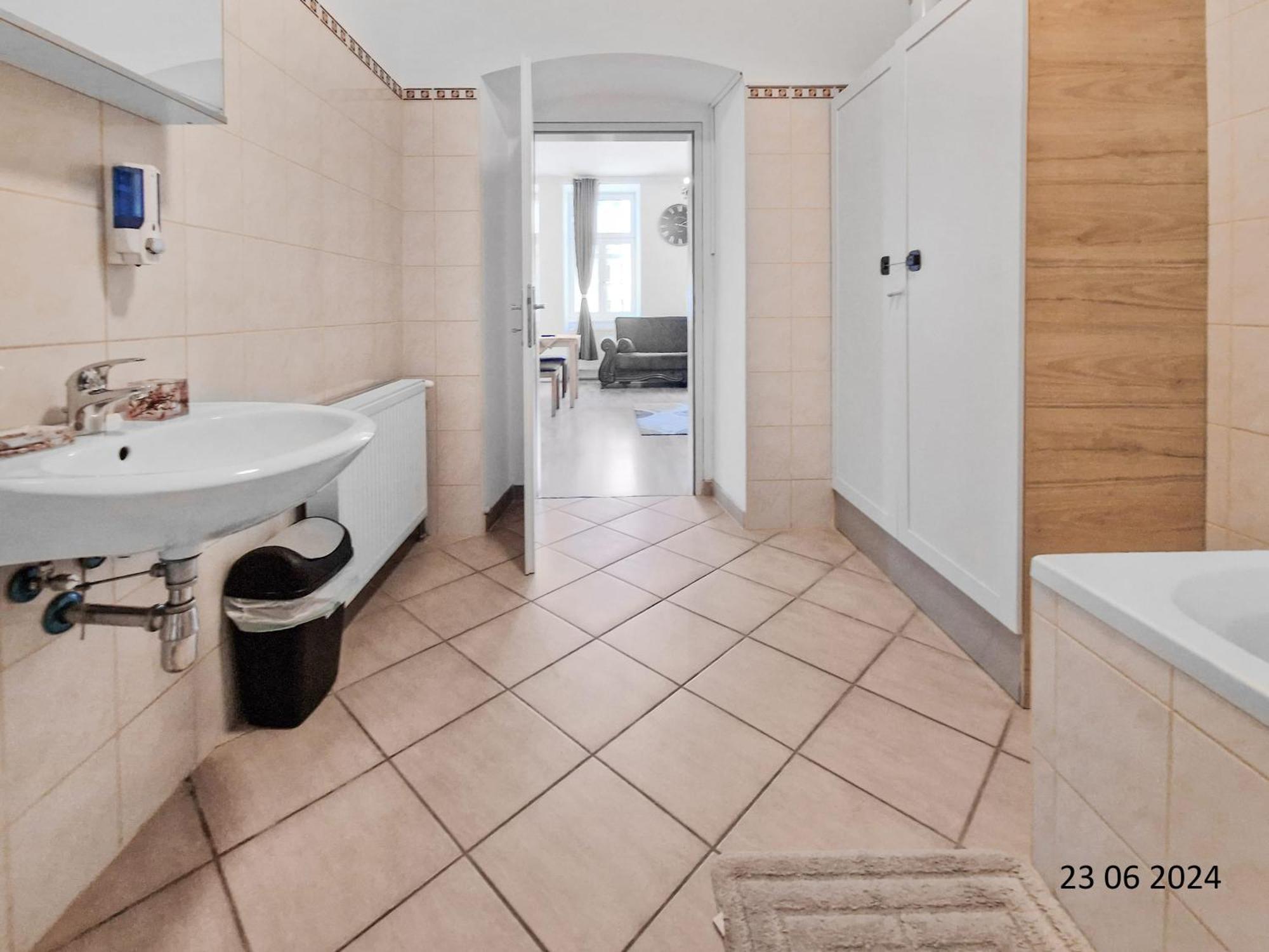 Elegant Three-Bedroom Suite Wina Bagian luar foto