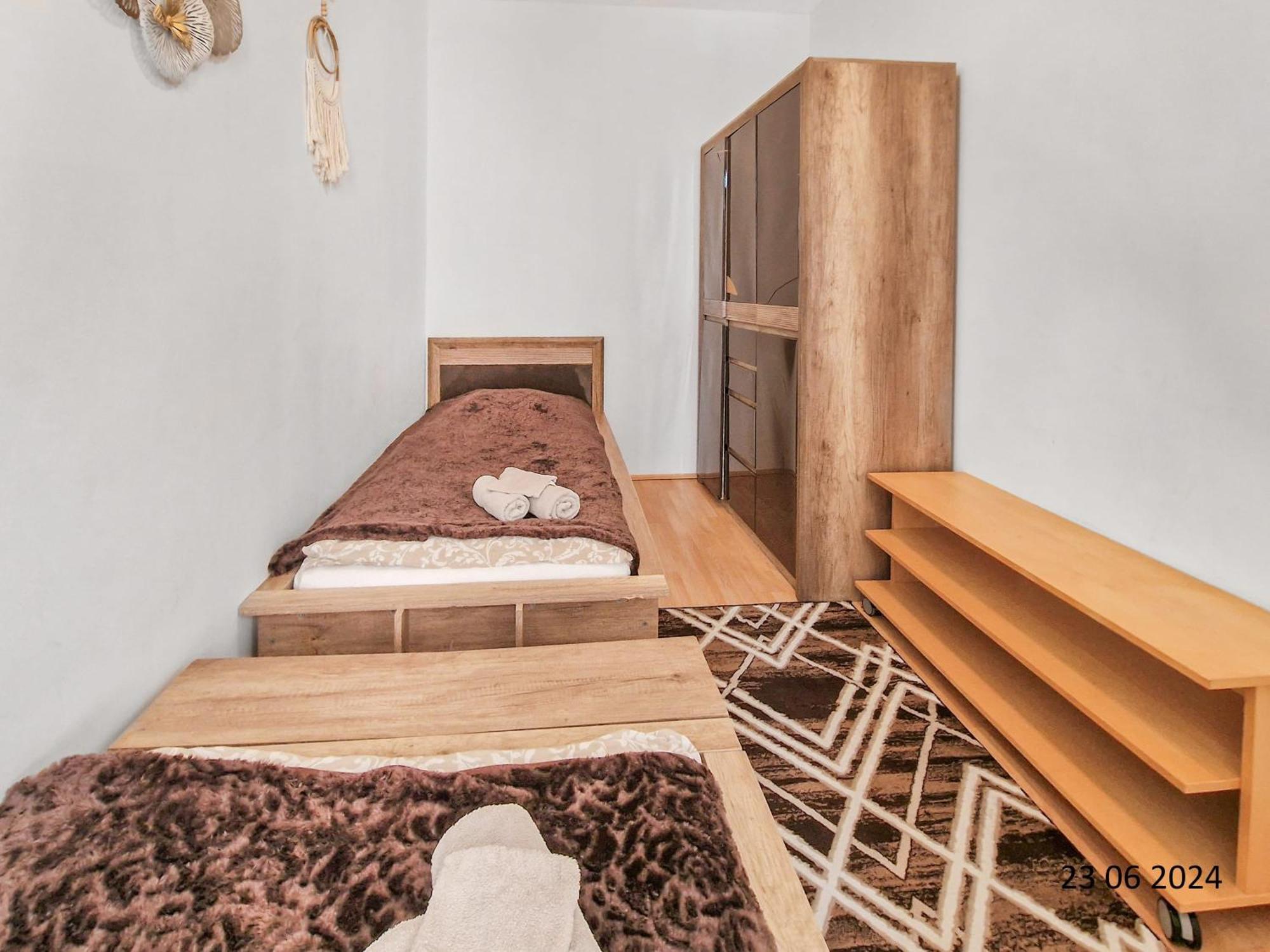 Elegant Three-Bedroom Suite Wina Bagian luar foto