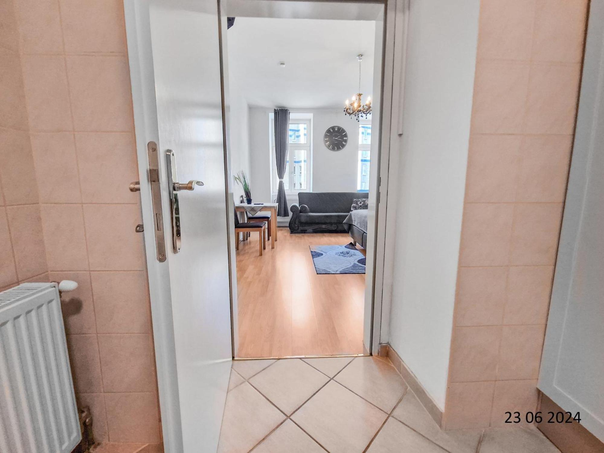 Elegant Three-Bedroom Suite Wina Bagian luar foto