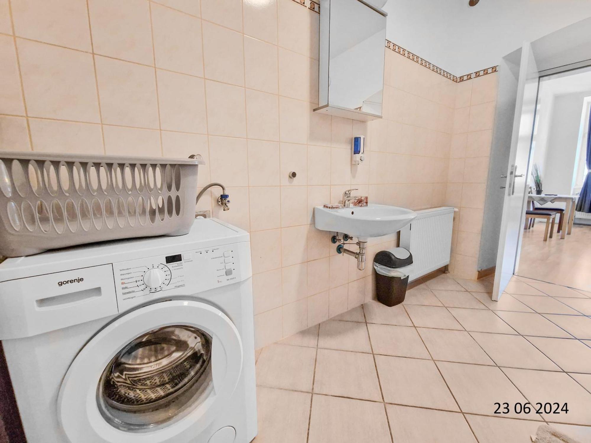 Elegant Three-Bedroom Suite Wina Bagian luar foto